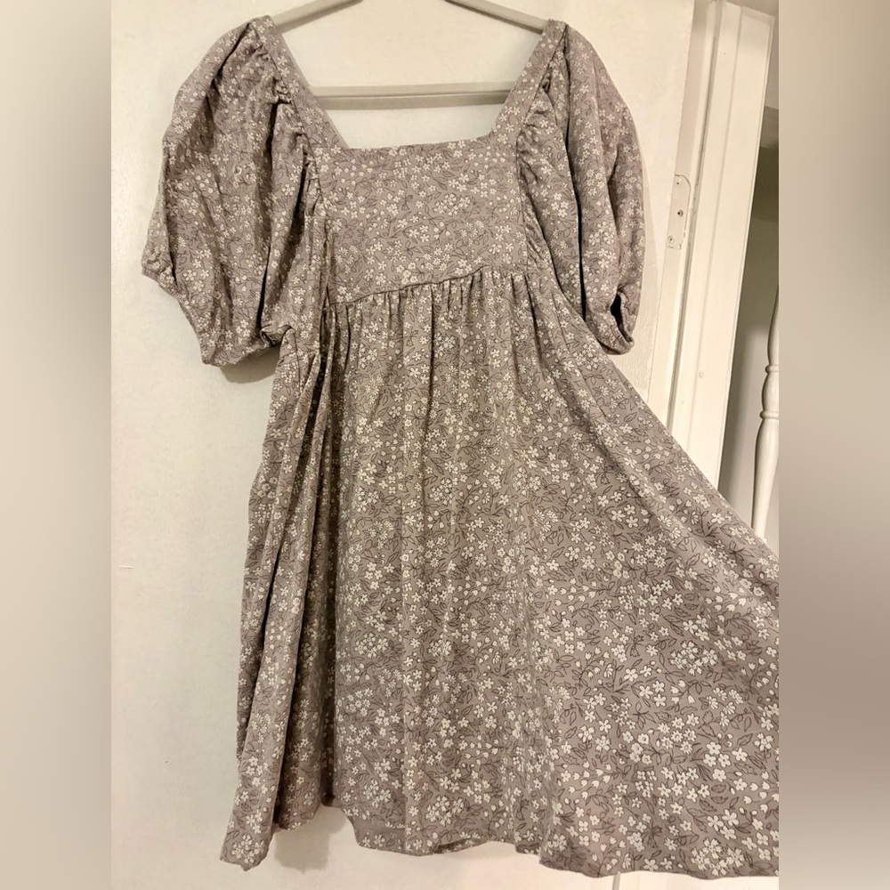 Rylee + Cru Dainty Gray Floral Dress